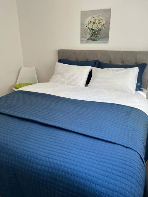 Modern Seaside Apartment With Balcony Tale Apartment كوتور المظهر الخارجي الصورة